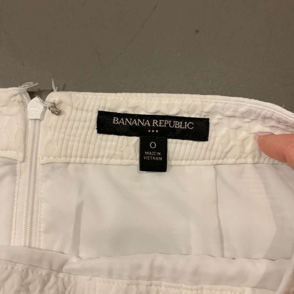 Banana Republic Pencil Skirt - Picture 4 of 7